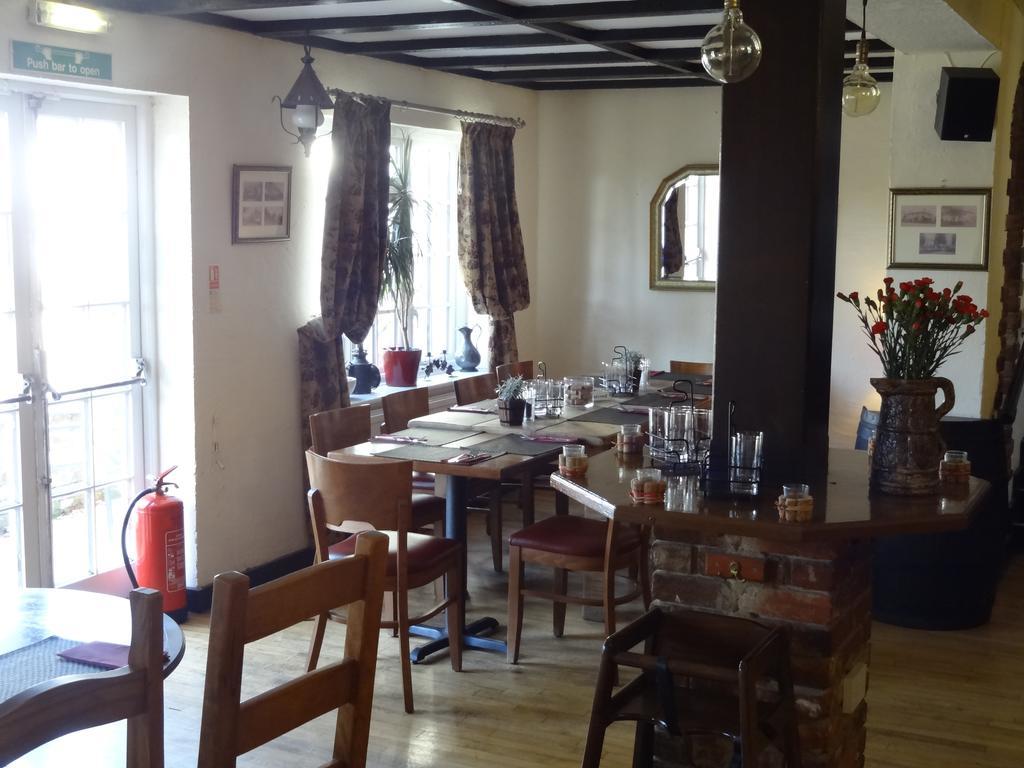 The Dove Inn Micheldever Exteriér fotografie